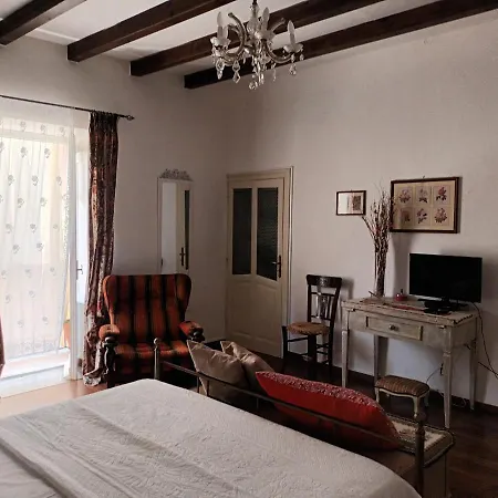 Bed & Breakfast A Casa Del Nonno Isnello
